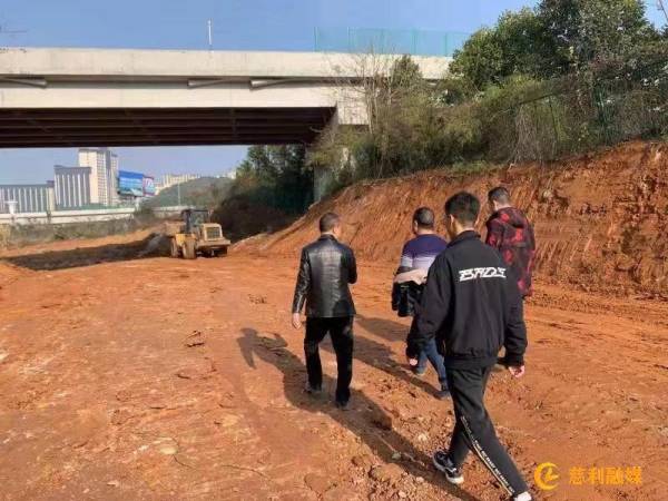 慈利縣建投集團(tuán)、慈姑建材公司：現(xiàn)場踏勘建筑垃圾綜合治理項(xiàng)目建設(shè)情況